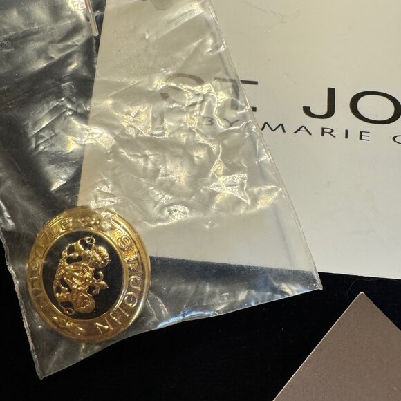 ST. JOHN BY Marie Gray Vintage Replacement Buttons 4 Pc. Bundle New With Tags - Picture 8 of 9